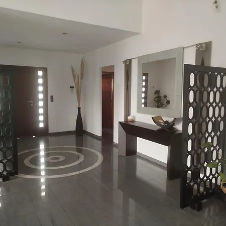 De 360 M2 Avec Piscine Et Jacuzzi Villa *