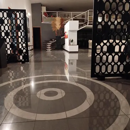 Vila De 360 M2 Avec Piscine Et Jacuzzi