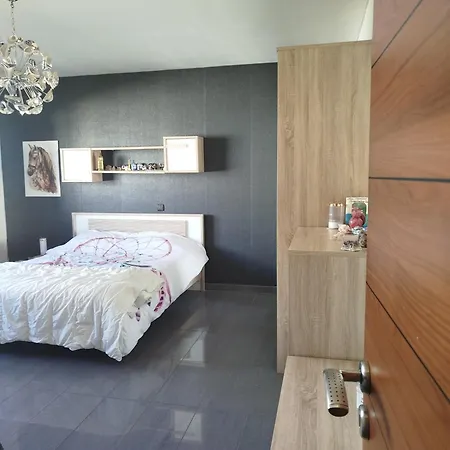 De 360 M2 Avec Piscine Et Jacuzzi